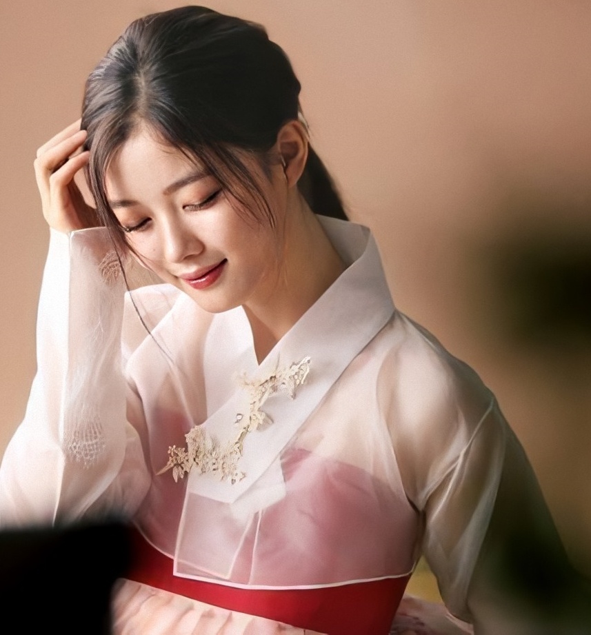 Kim Yoo Jung anh 17