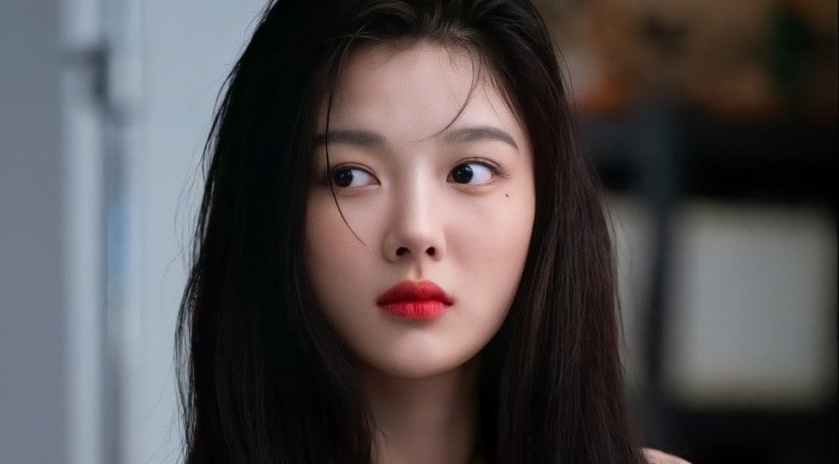 Anh doi thuong cua ‘em gai quoc dan’ Kim Yoo Jung hinh anh