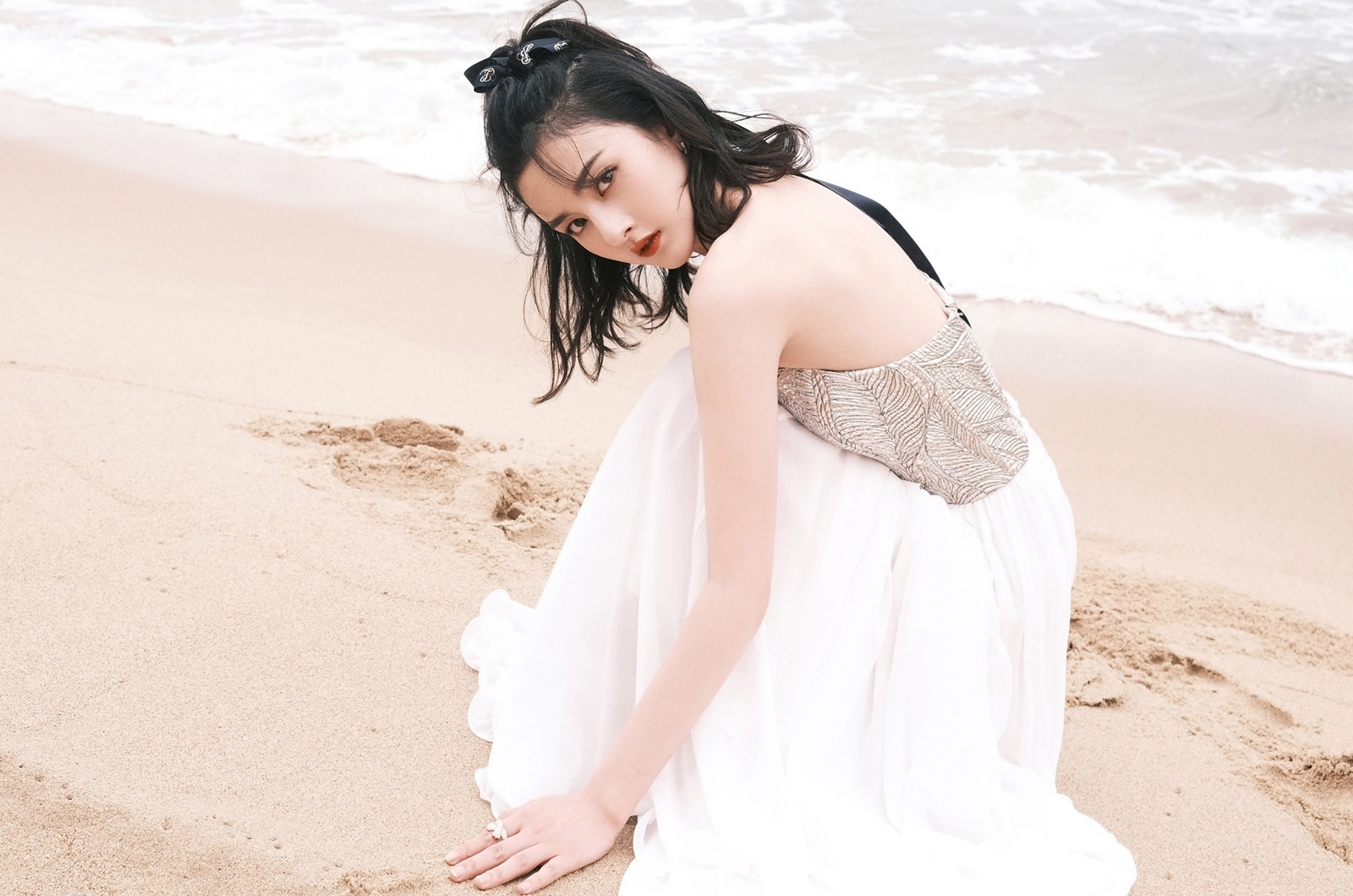 Tong To Nhi song chung voi ban trai anh 1