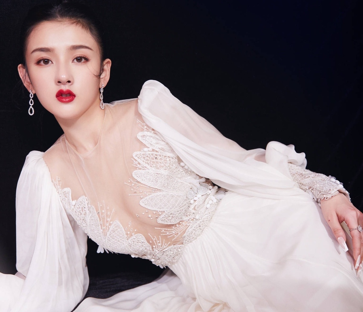 Tong To Nhi song chung voi ban trai anh 2