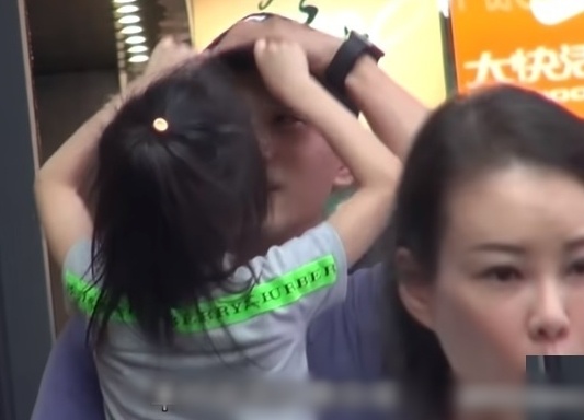 con gai Duong Mich anh 4