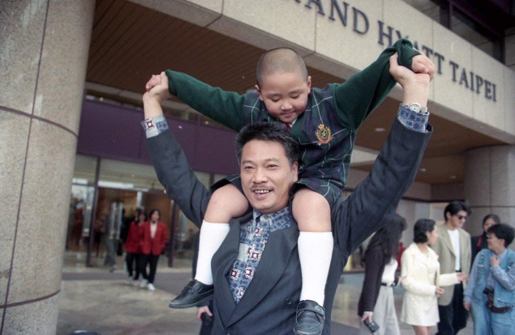 Ngo Manh Dat qua doi anh 5