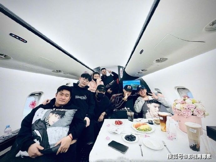 Hoang Tu Thao giau co anh 3