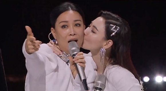 Ban than cua Vuong Phi hoa giai hieu lam voi Truong Ba Chi hinh anh