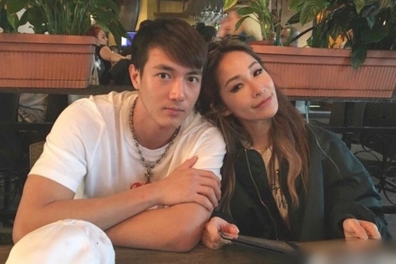 Diva Trung Quoc va ban trai nhap vien vi bi cho can o mat hinh anh