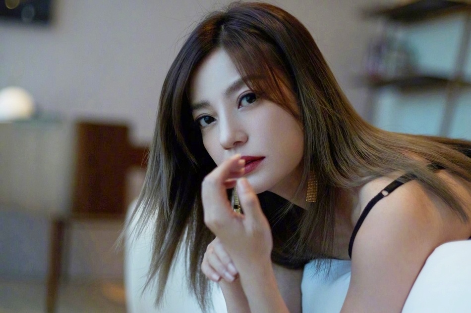 Nhung moi quan he quyen luc cua Trieu Vy hinh anh