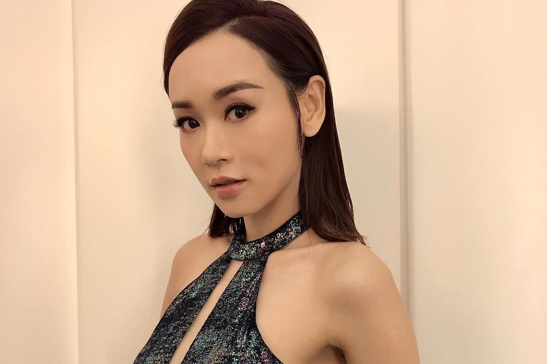 Hoa hau Hong Kong Duong Tu Ky bi tai nan hinh anh