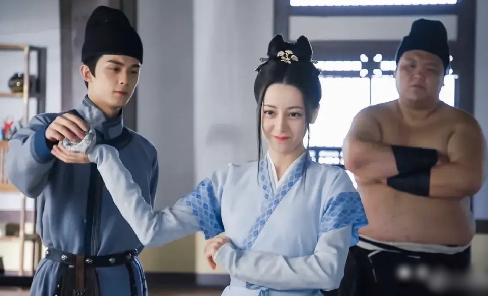 Truong Ca Hanh Dich Le Nhiet Ba anh 2