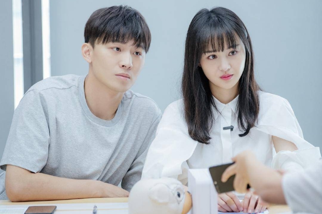 Trinh Sang va Truong Hang tranh cai gay gat o toa hinh anh