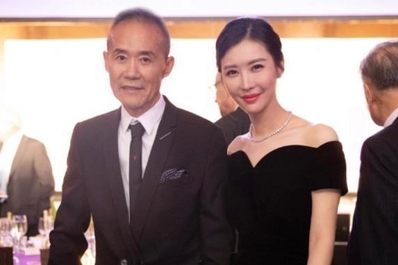 Dien Phac Quan dung mat na 5.000 USD hinh anh