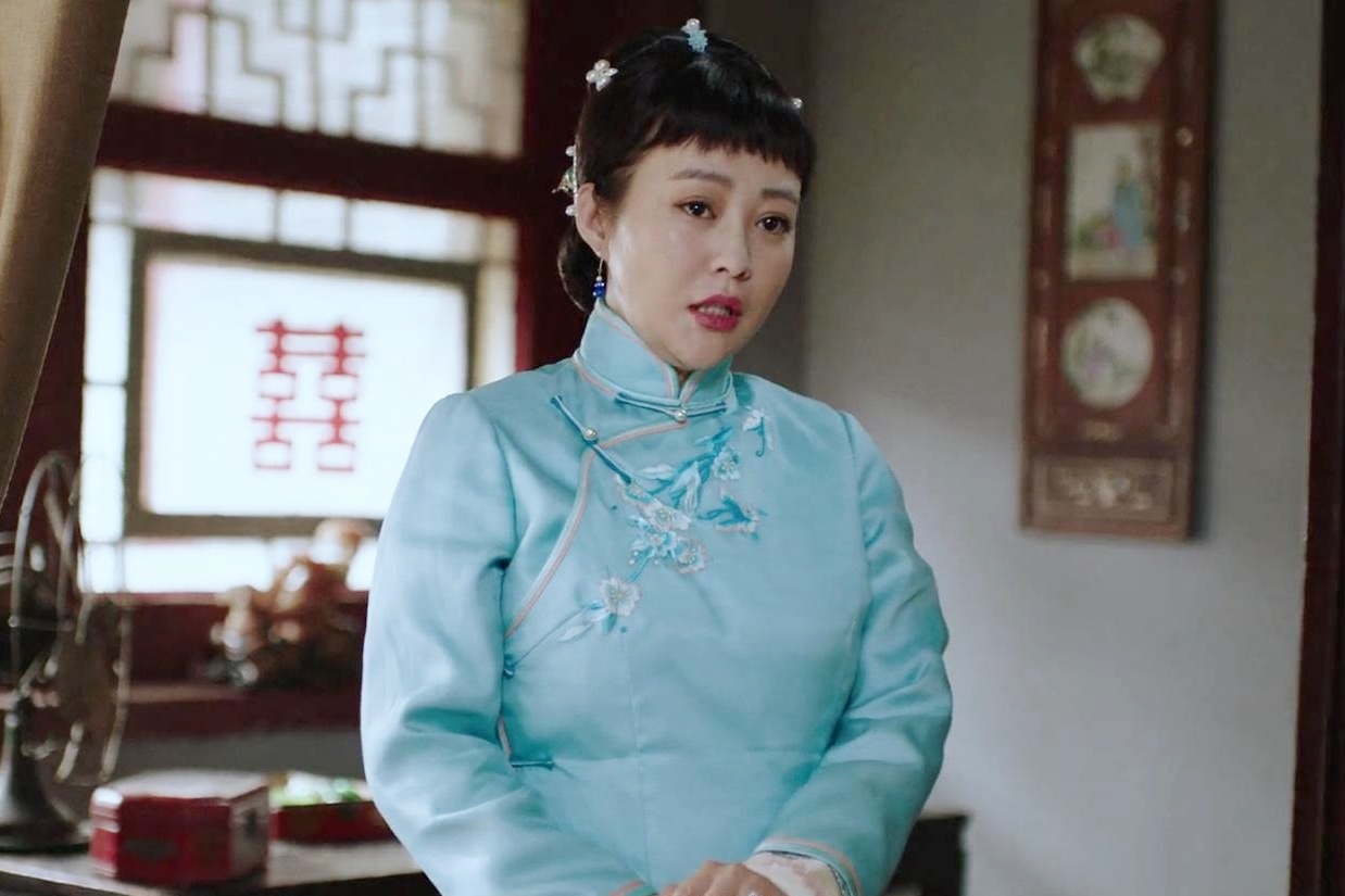 Dien vien Hach Loi 43 tuoi vao vai thieu nu 15 hinh anh