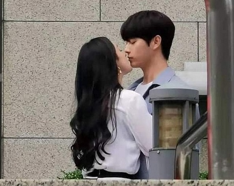 Hua Khai Duong Mich hon nhau anh 1