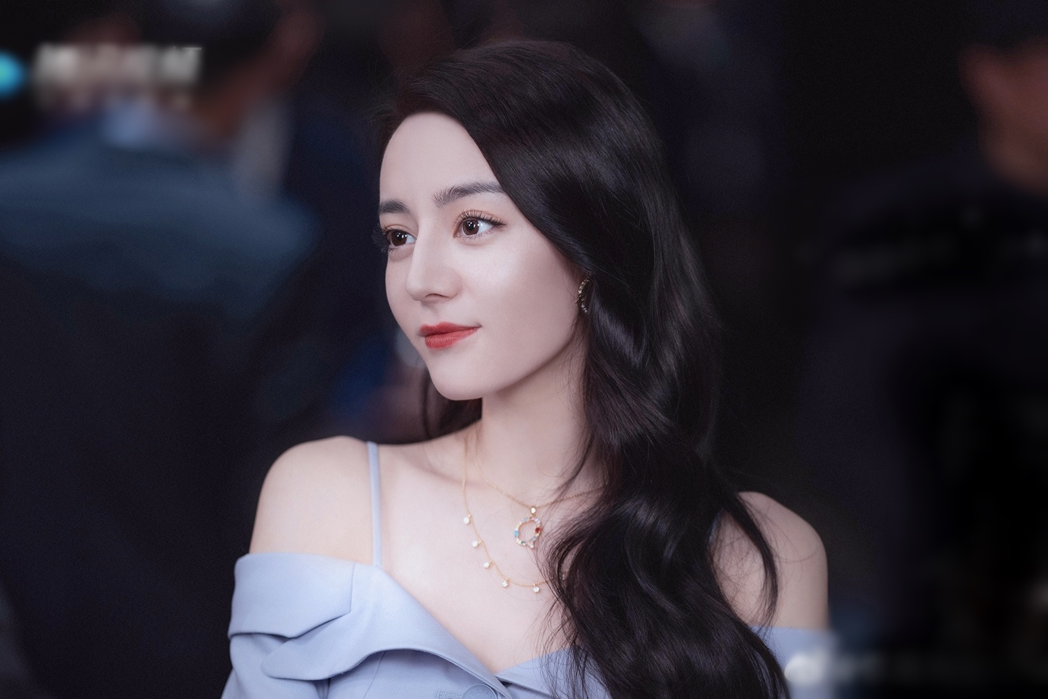 Dich Le Nhiet Ba chua the ganh vai nu chinh? hinh anh