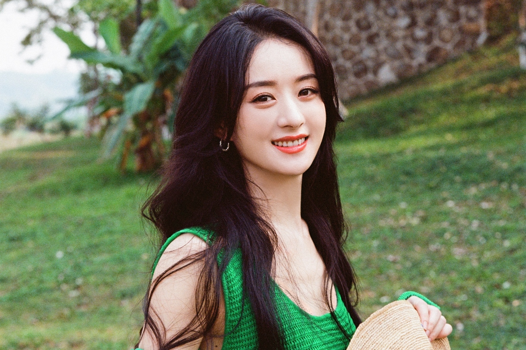 15 nam tu 'gai que' tro thanh minh tinh cua Trieu Le Dinh hinh anh