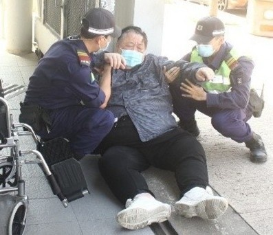 Suc khoe cua 'Chu Ba Thong' Tan Hoang suy giam vi can nang hon 100 kg hinh anh