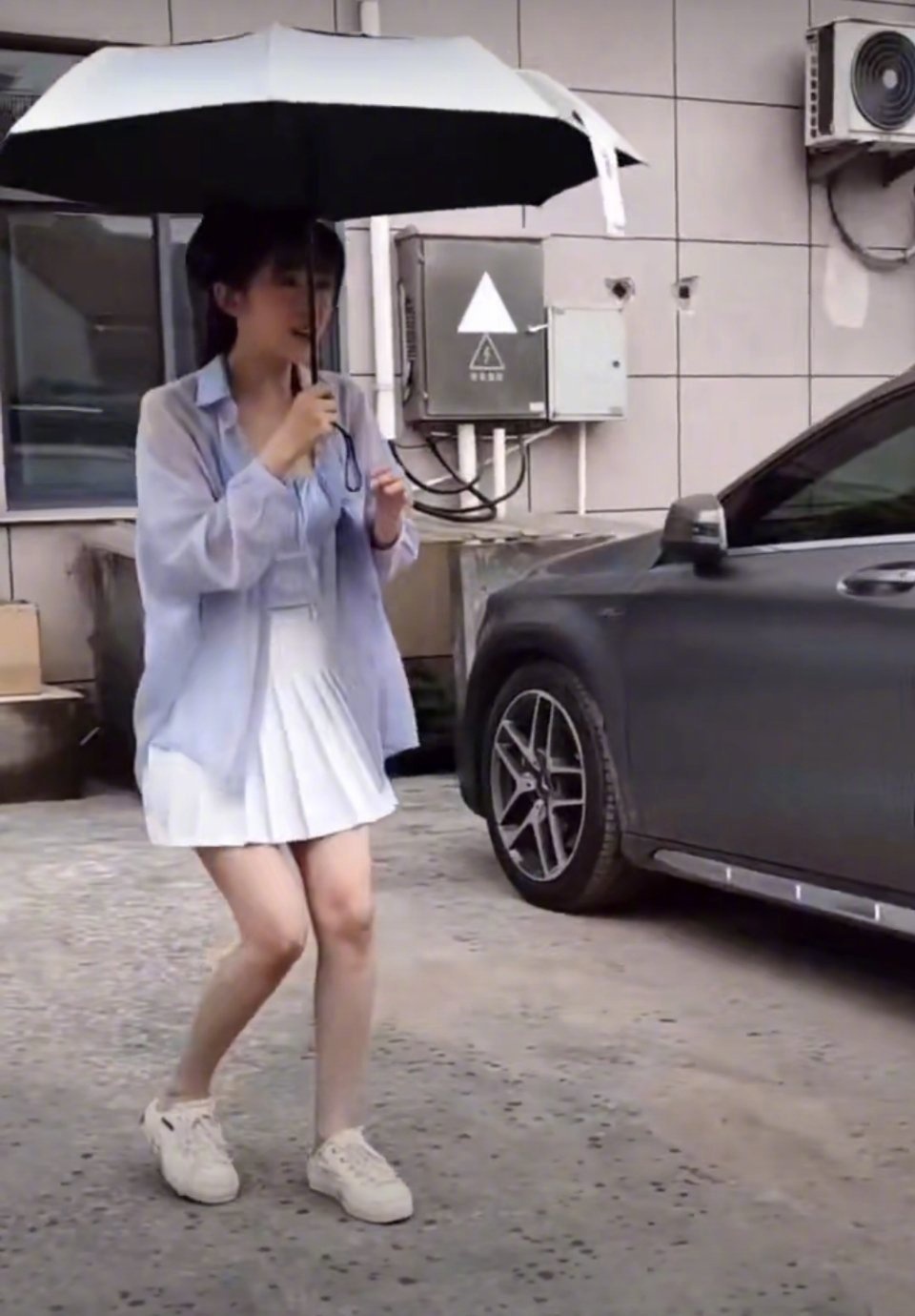 Truong Ham Van bi chup trom anh 1