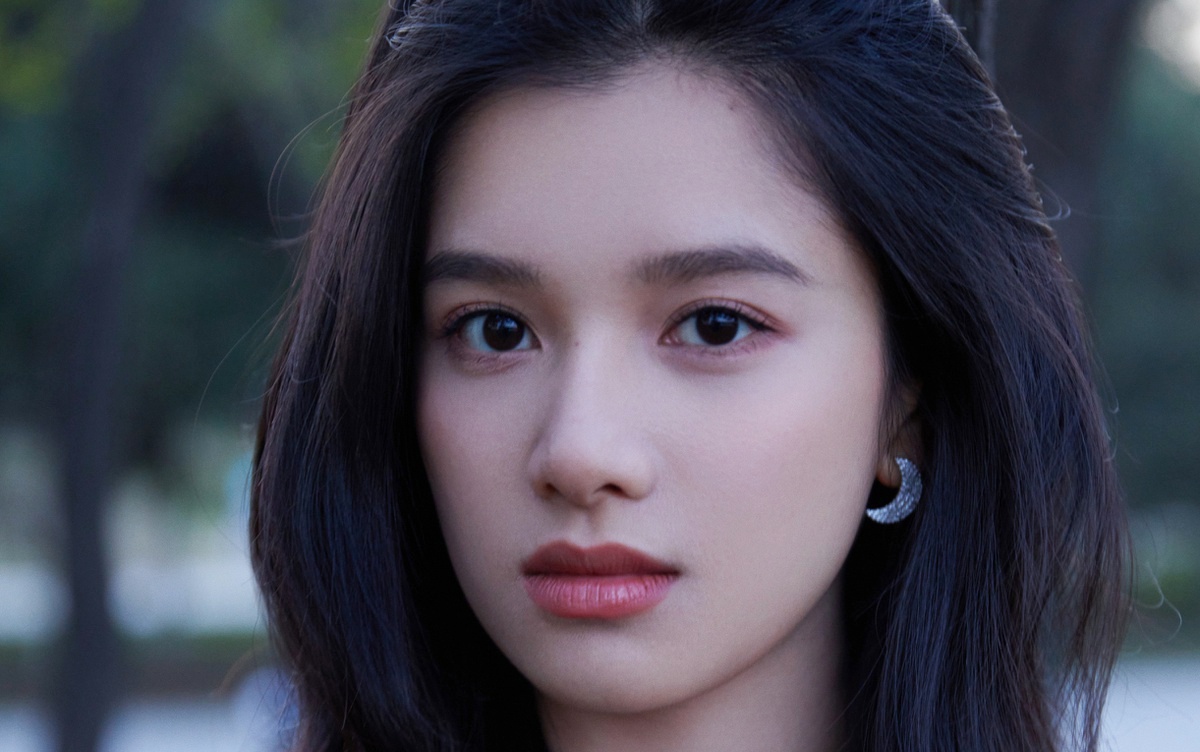 Nu dien vien duoc khen co guong mat dep hinh anh