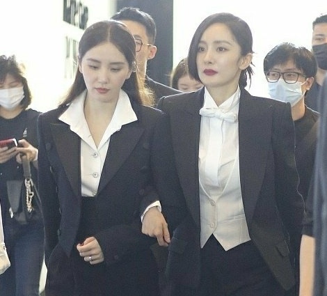 Duong Mich,  Luu Thi Thi,  Duong Yen anh 4