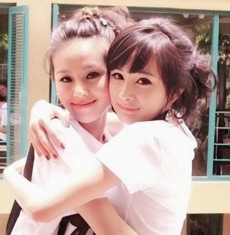 Duong Mich,  Luu Thi Thi,  Duong Yen anh 5