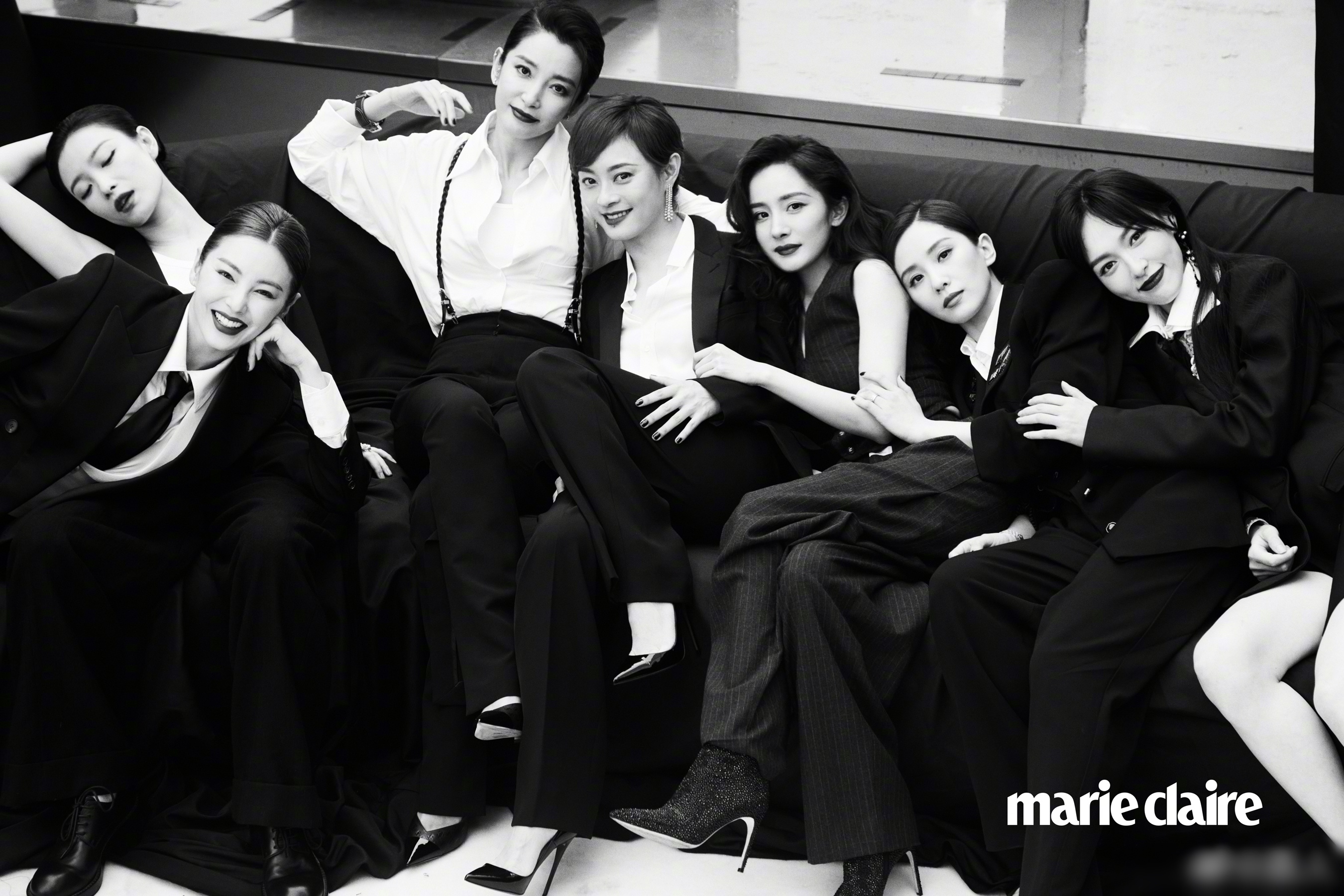 Duong Mich,  Luu Thi Thi,  Duong Yen anh 1