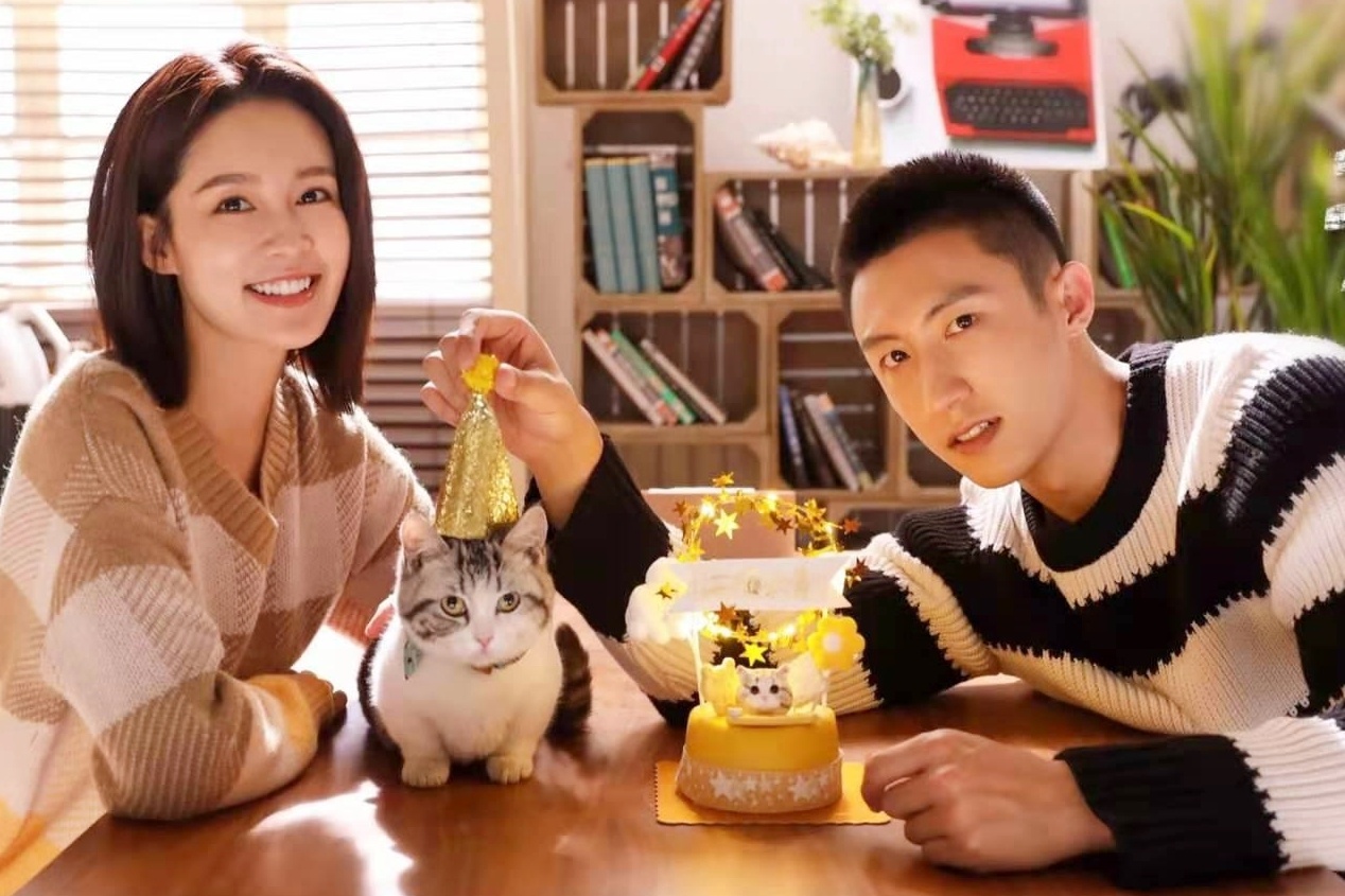 Hoang Canh Du mot tay nang bong Ly Tham hinh anh