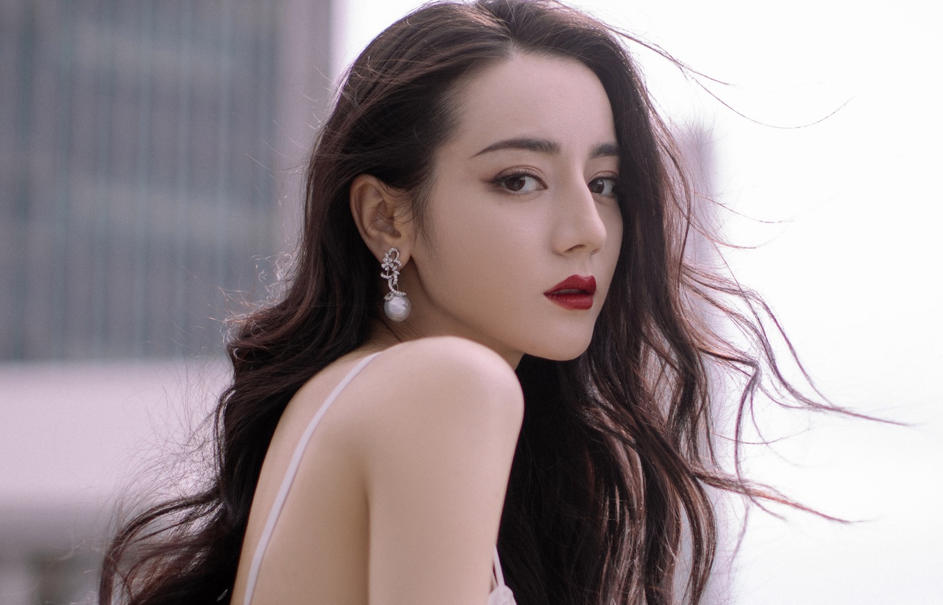 Cuoc doi dau cua Dich Le Nhiet Ba va Trieu Lo Tu hinh anh