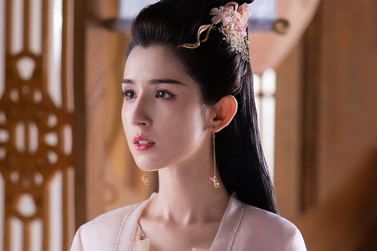 Dan my nhan Trung Quoc hoi ngo trong phim co trang hinh anh