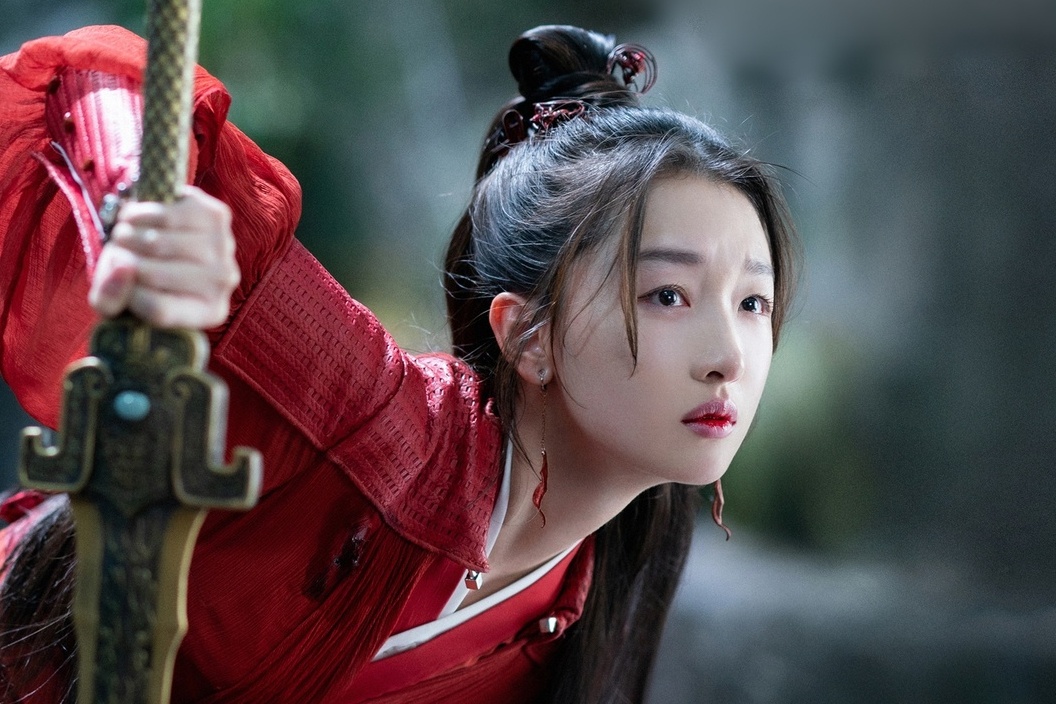 Chau Dong Vu gay that vong trong phim co trang moi hinh anh