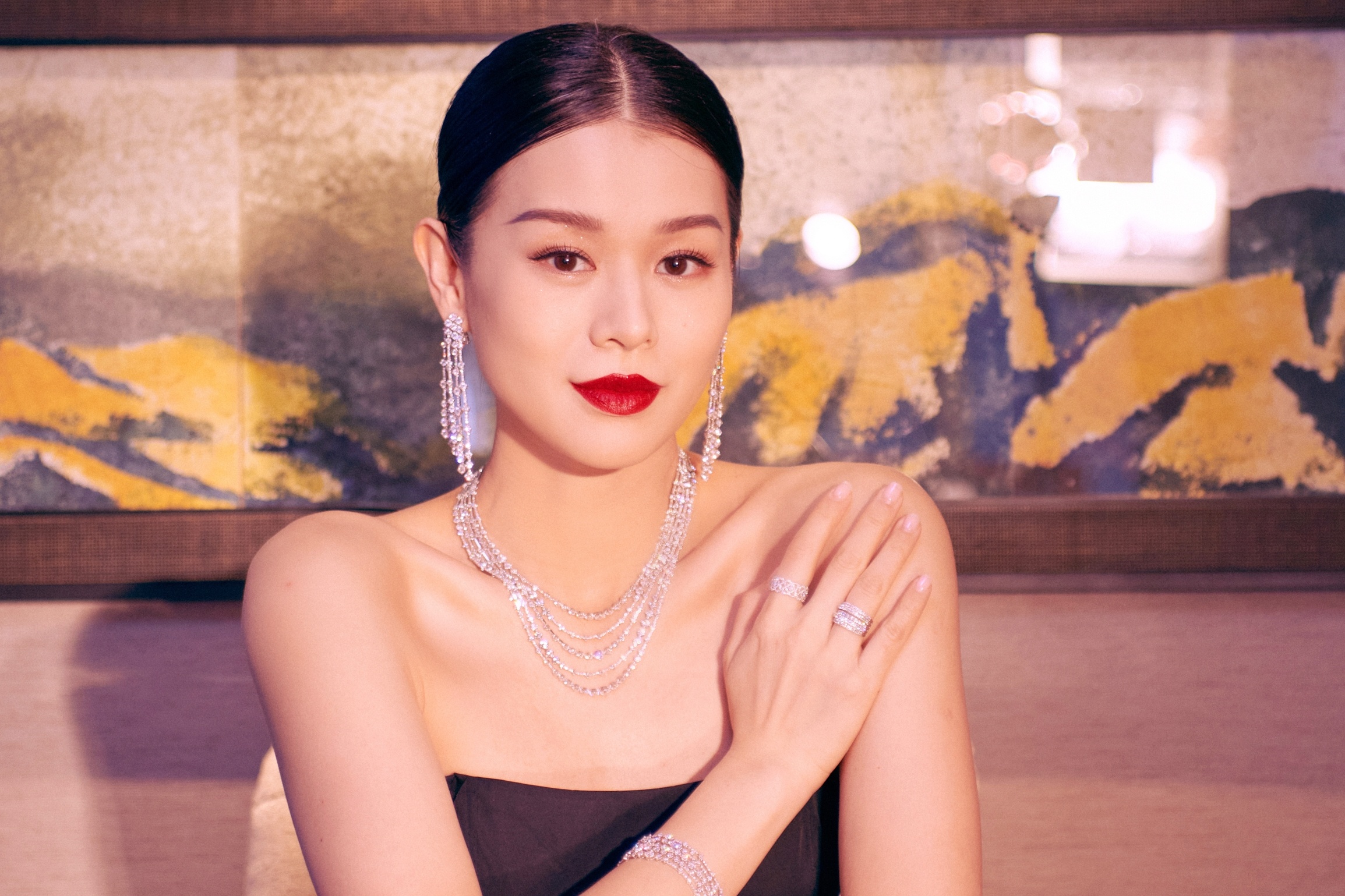 Nghe si tim viec chan tay muu sinh khi TVB khung hoang hinh anh