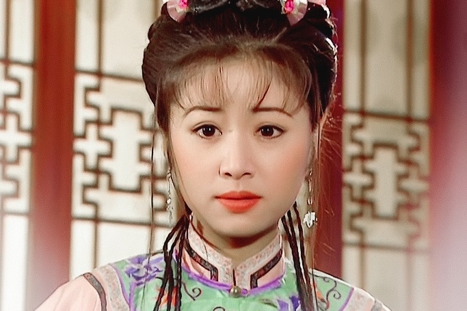 Cuoc doi nguyen mau nang Ha Tu Vy trong 'Hoan Chau cach cach' hinh anh