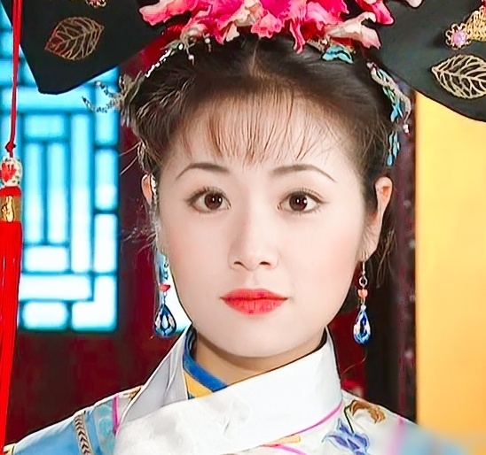 Hoan Chau cach cach anh 2