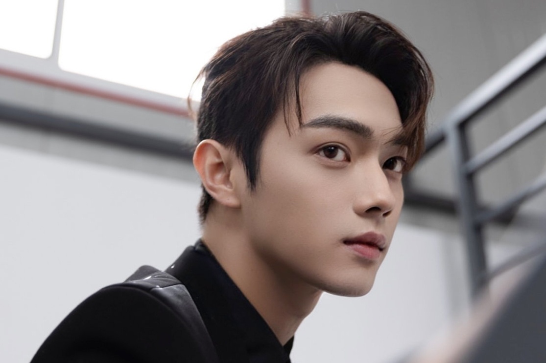 Danh tieng dang tut doc cua Hua Khai o tuoi 26 hinh anh