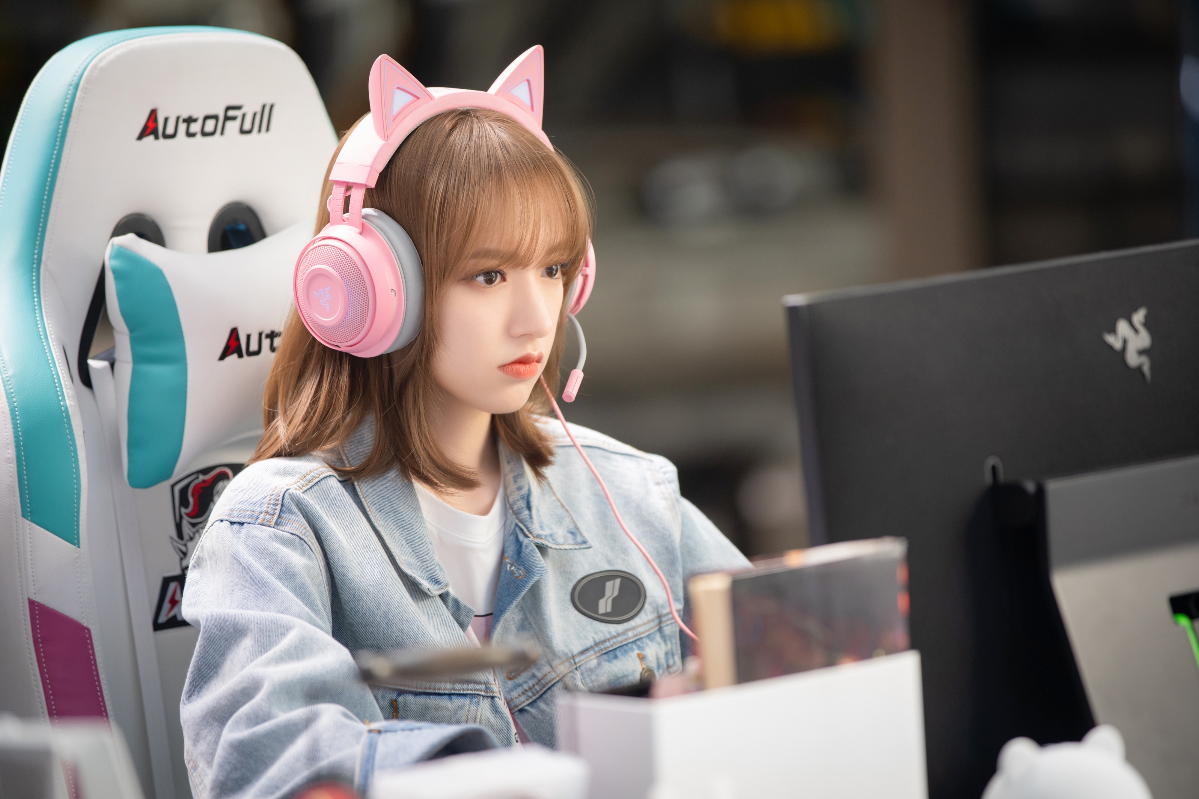 Khi em mim cuoi rat dep Trinh Tieu anh 1