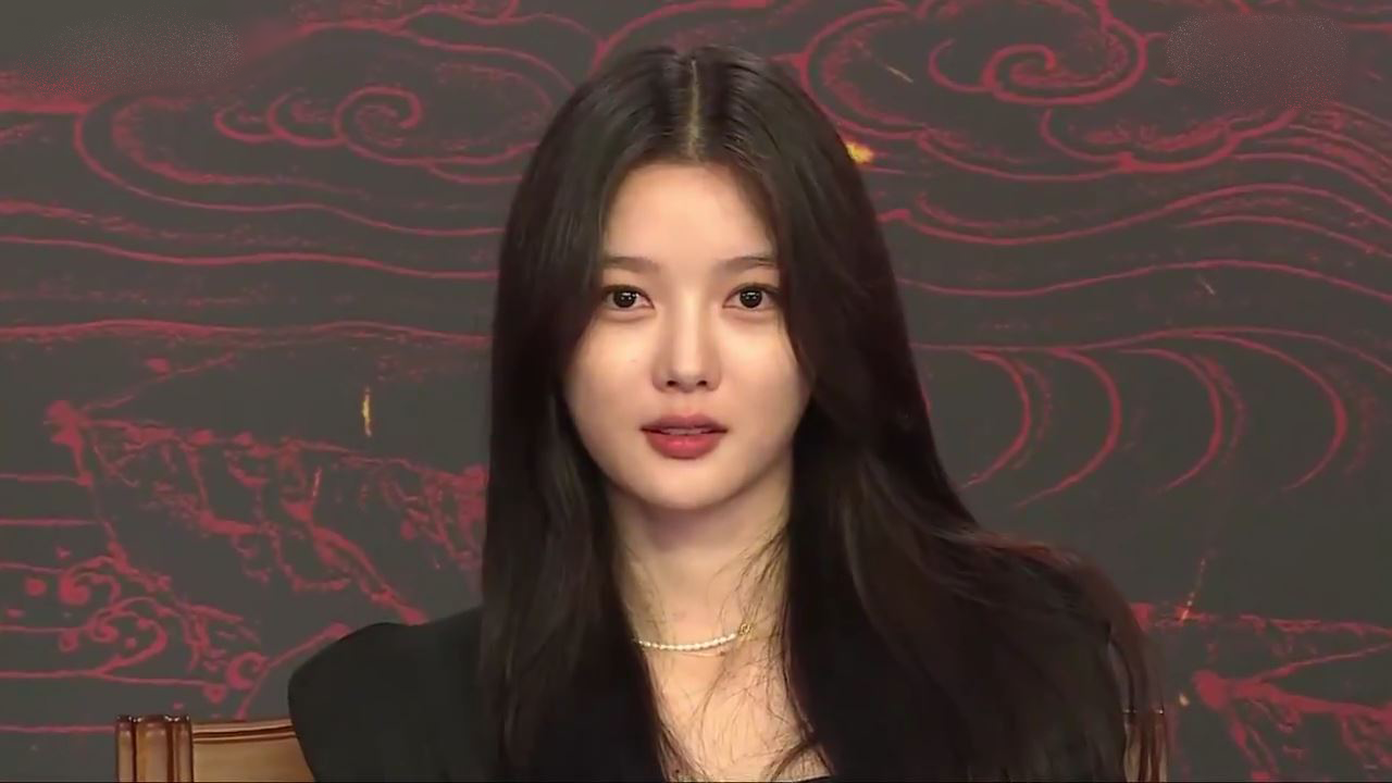 em gai quoc dan Kim Yoo Jung anh 3