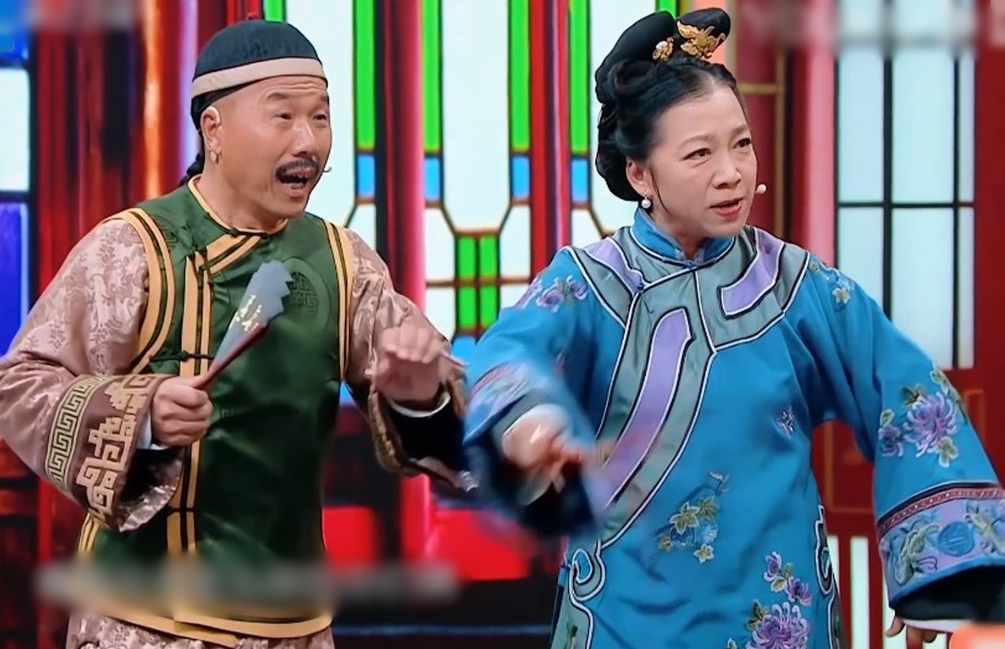 Hoan Chau cach cach anh 15