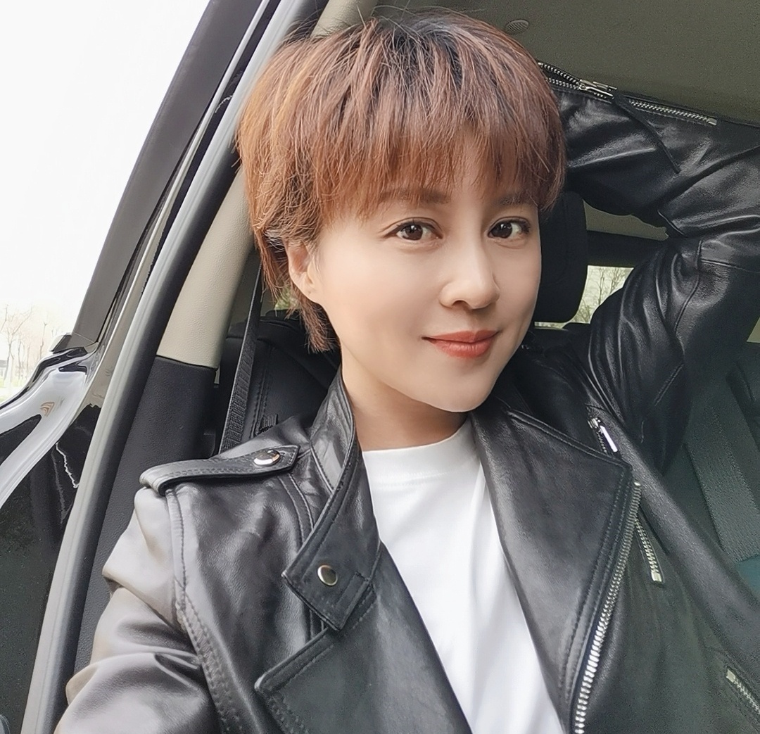 Hoan Chau cach cach anh 10