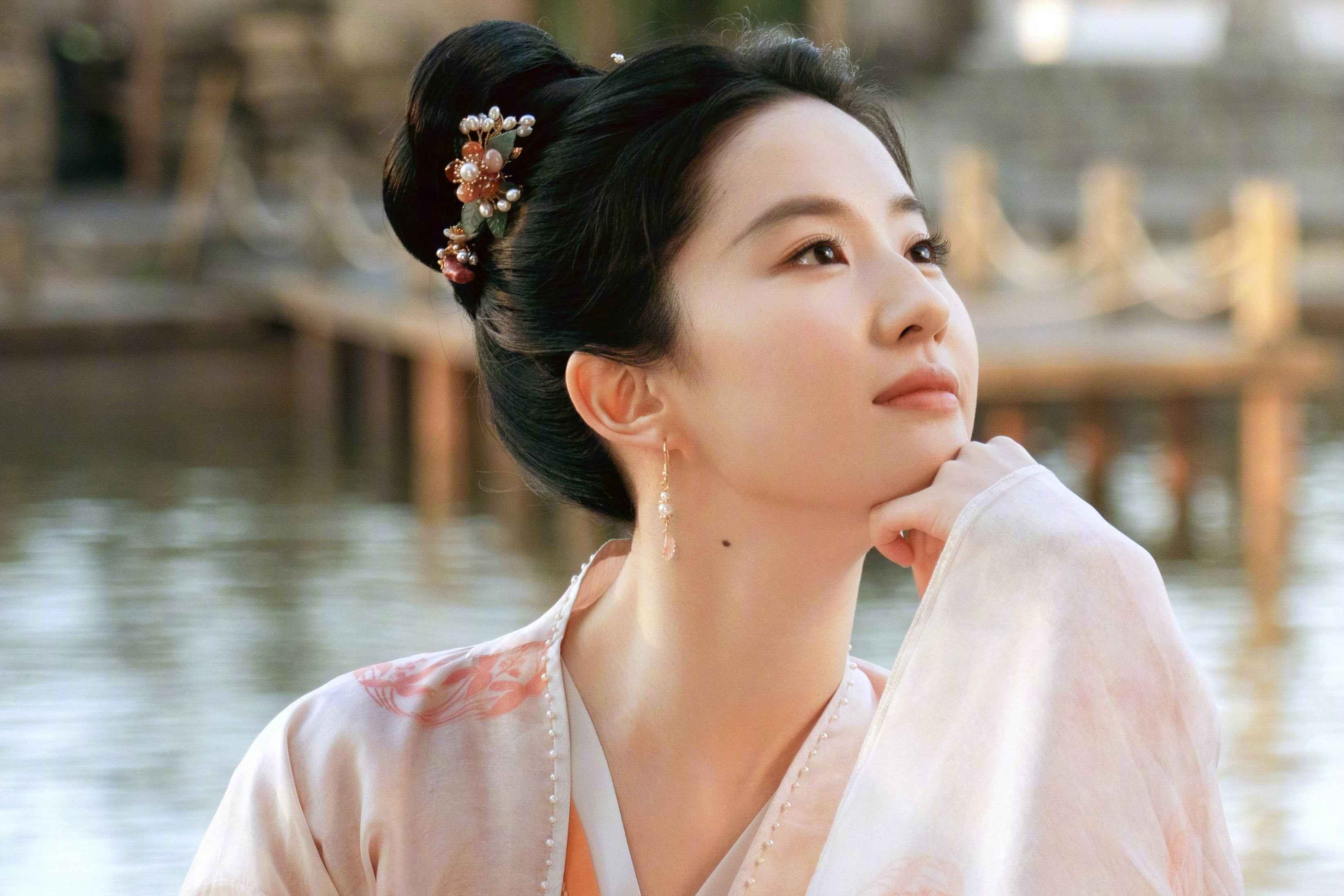 Luu Diec Phi va dan my nhan cua phim 'Mong hoa luc' hinh anh