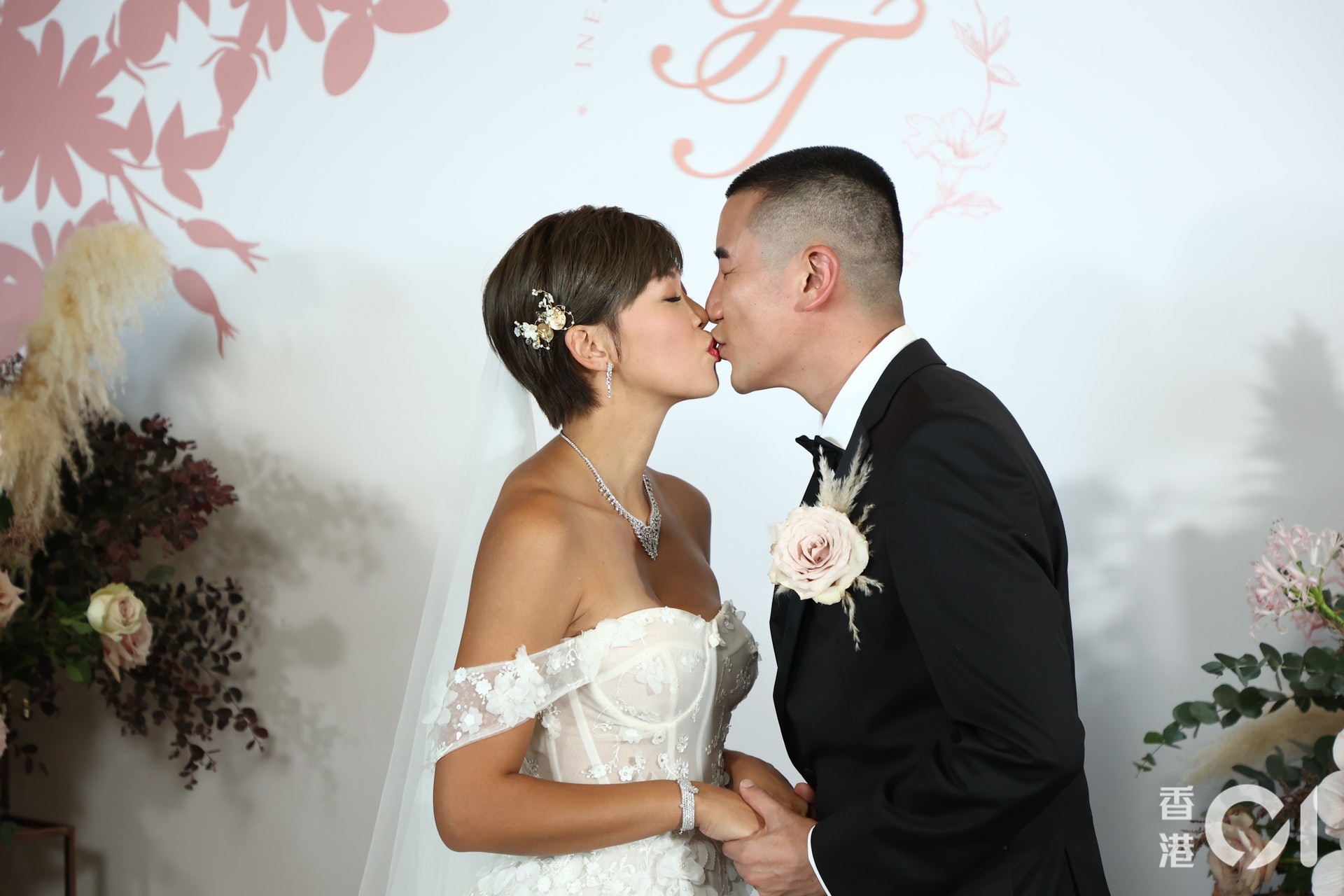 Hong Vinh Thanh ket hon anh 9