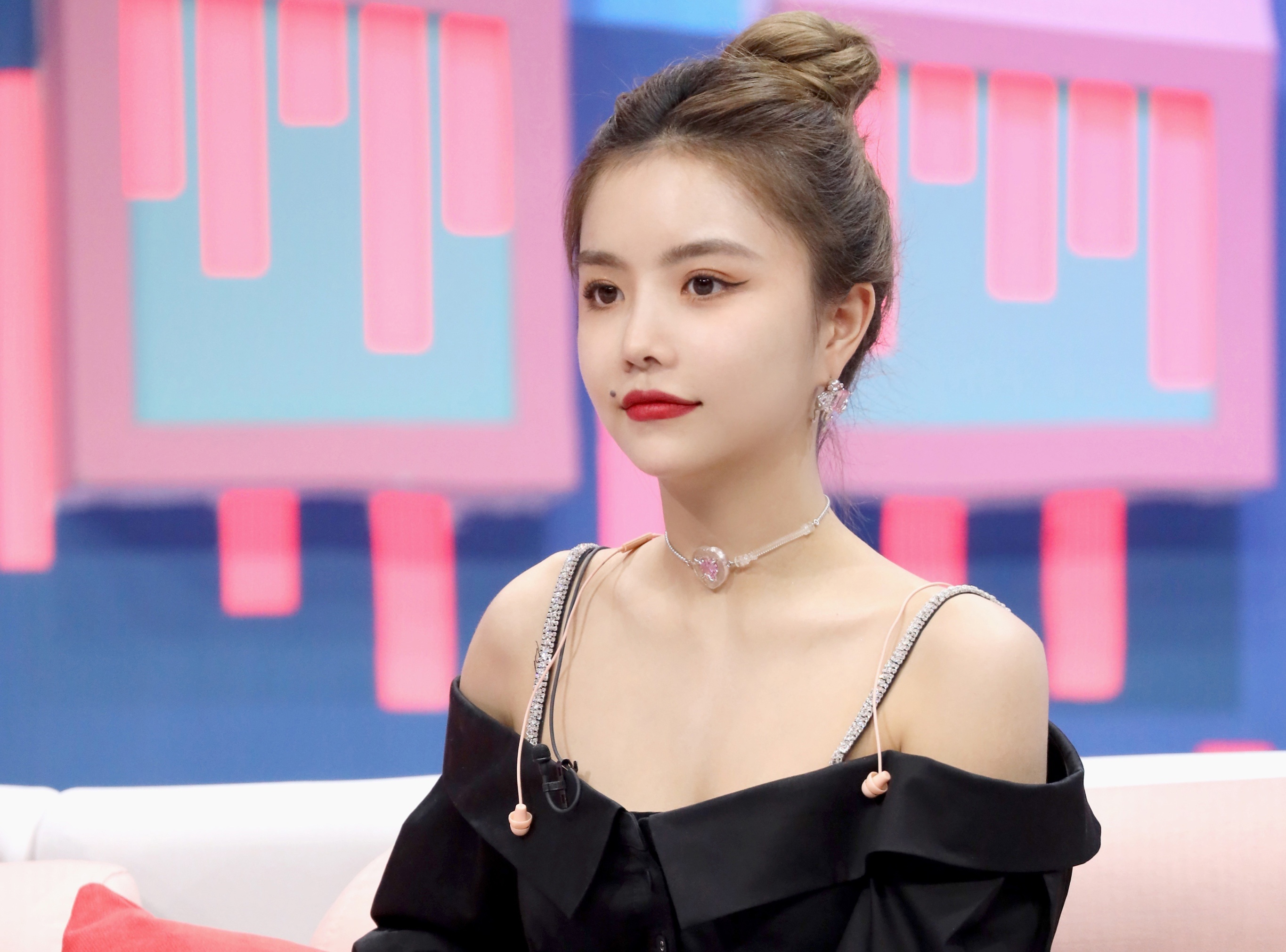 ca si Trung Quoc lam thu ngan anh 9