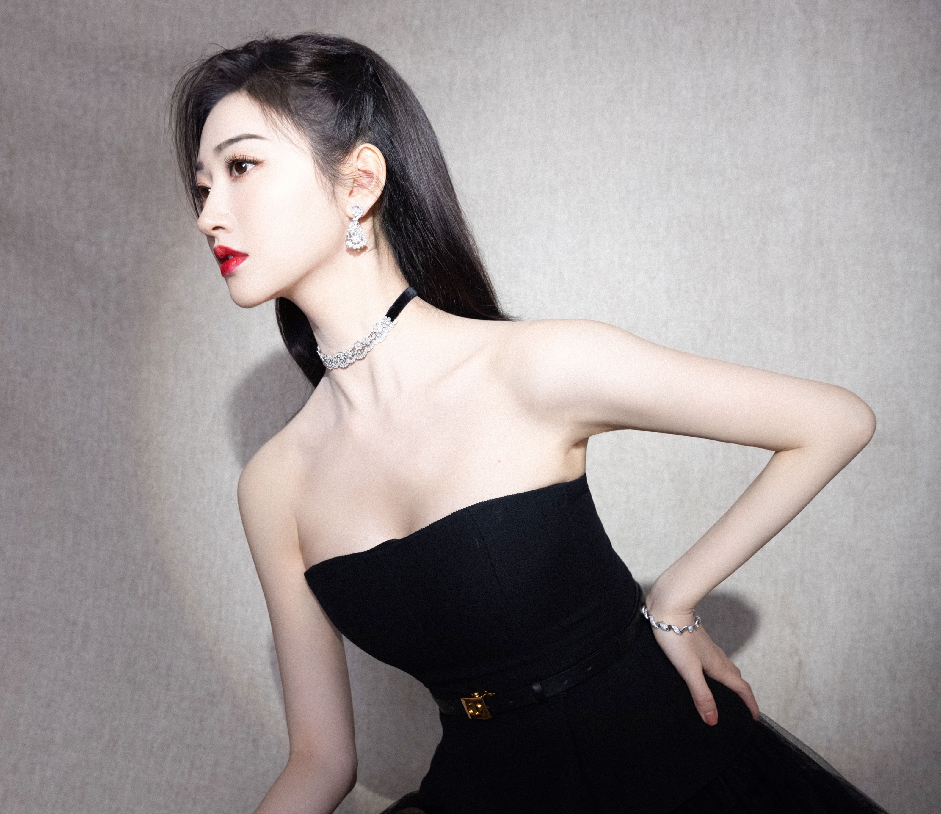 Trieu Le Dinh canh diem trong su kien thoi trang anh 11