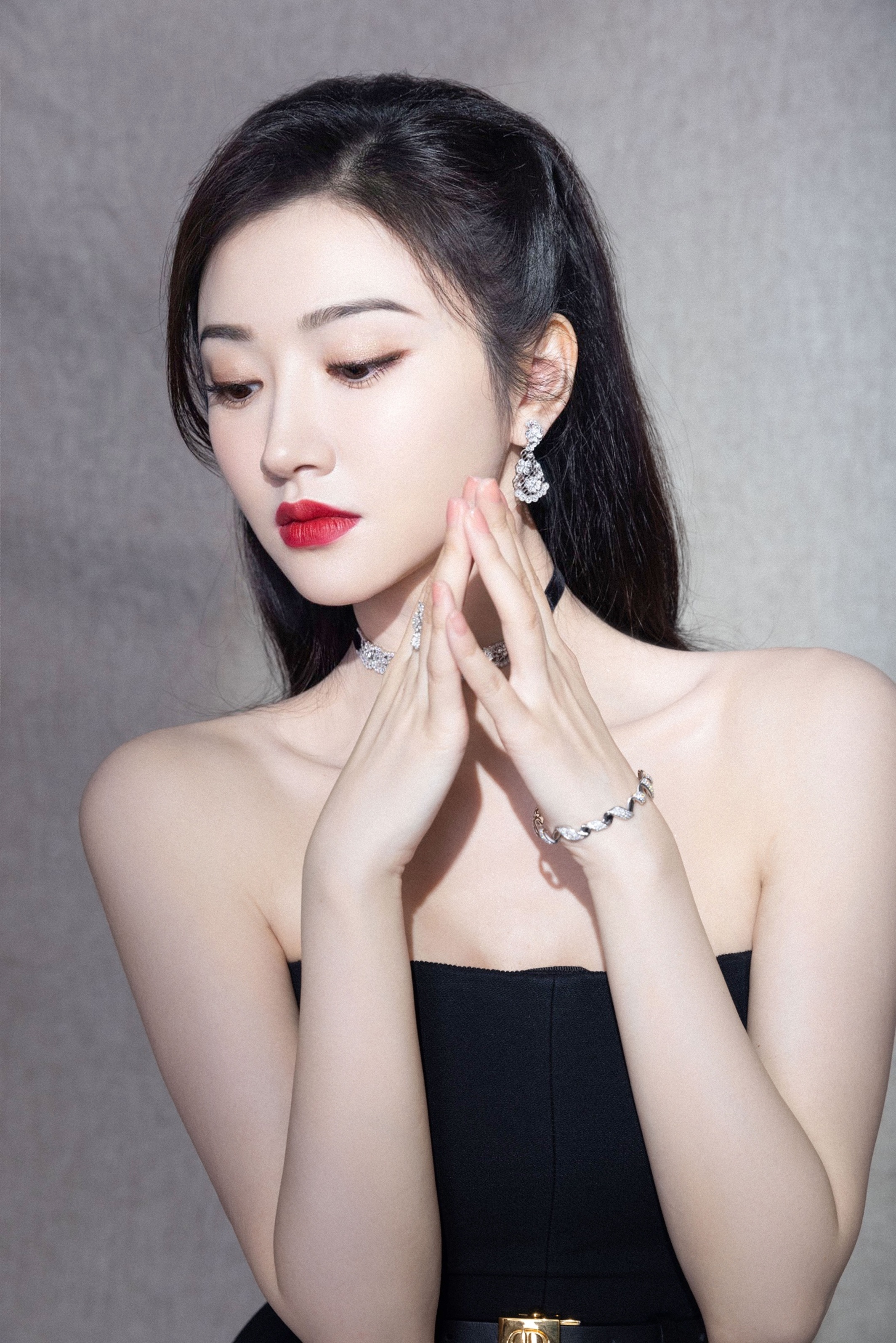 Trieu Le Dinh canh diem trong su kien thoi trang anh 13