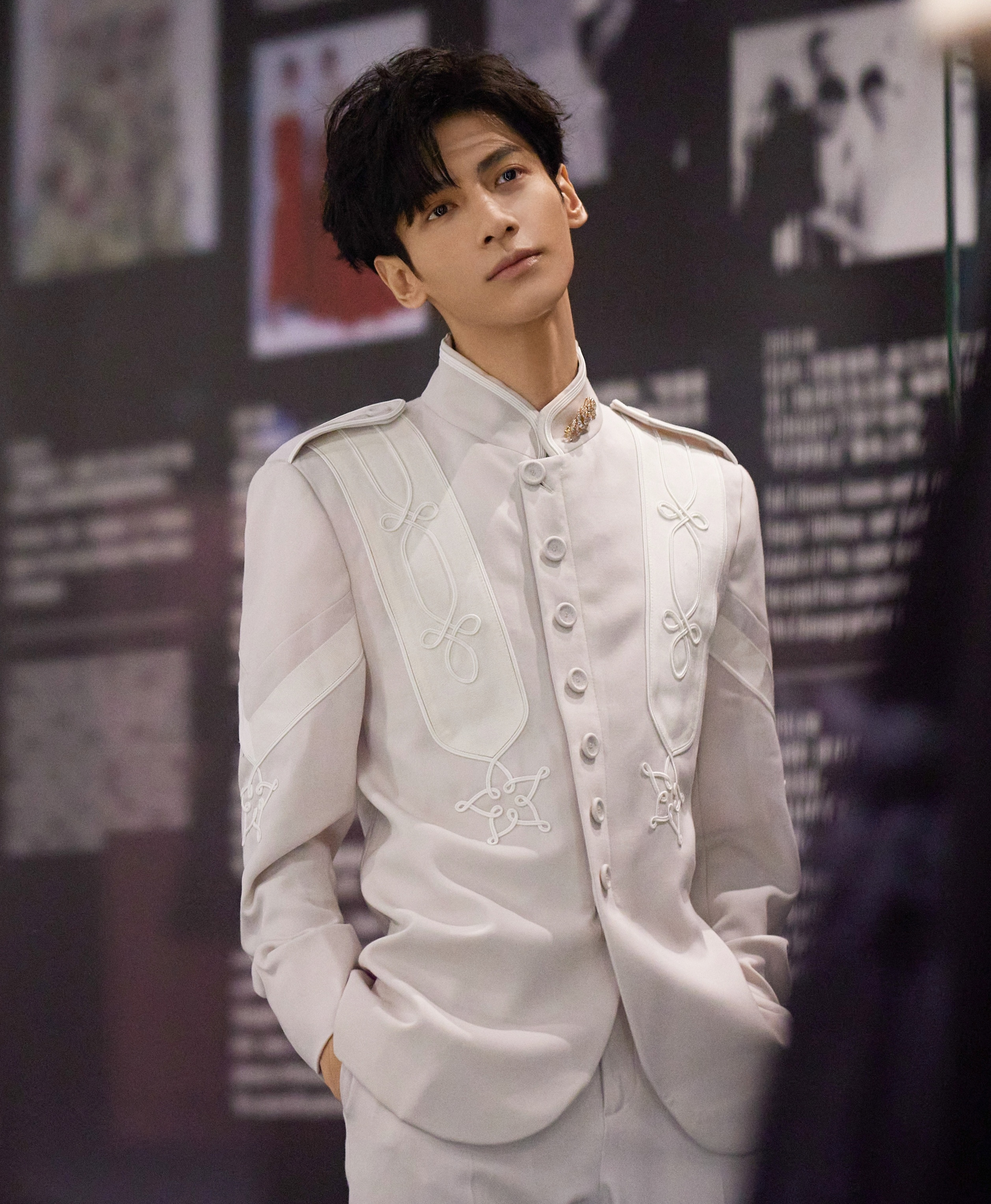 Trieu Le Dinh canh diem trong su kien thoi trang anh 17