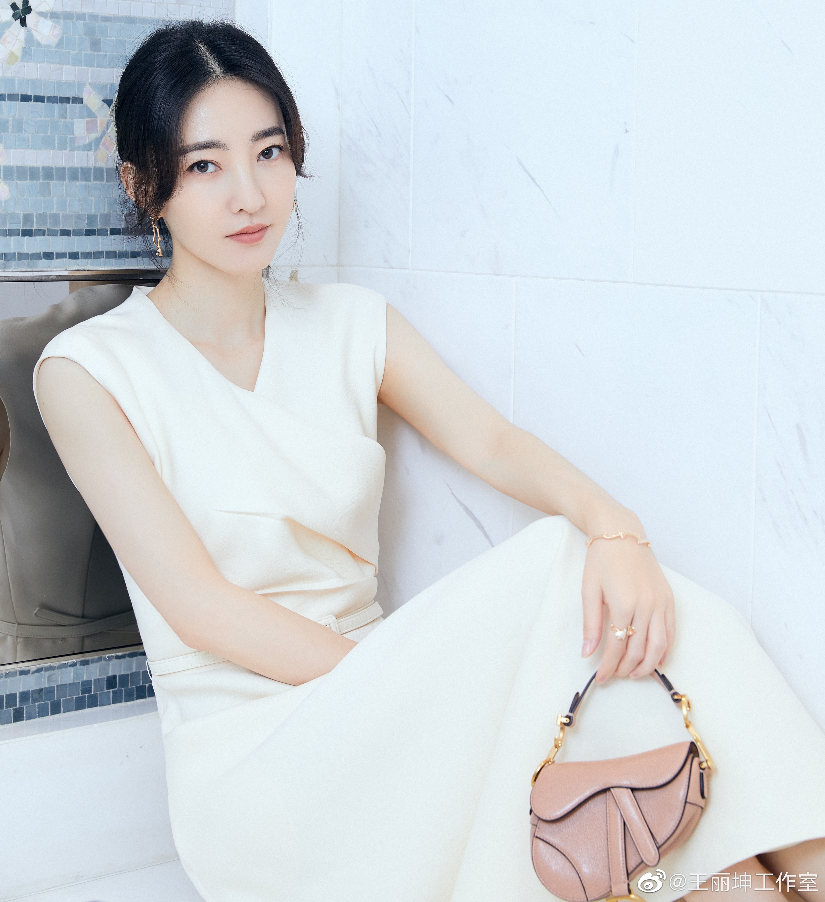 Trieu Le Dinh canh diem trong su kien thoi trang anh 15