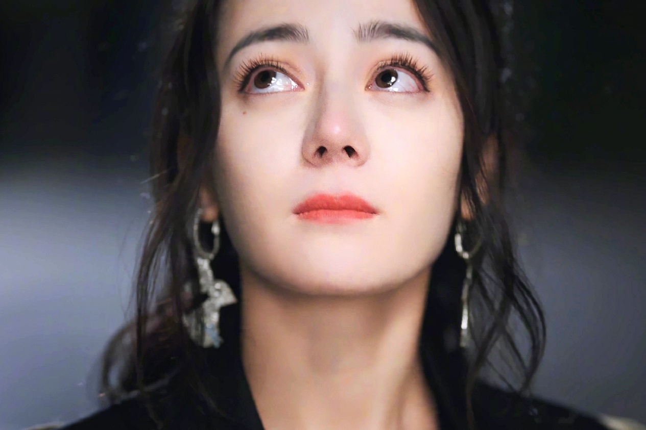 Canh khoc cua Dich Le Nhiet Ba duoc khen hinh anh