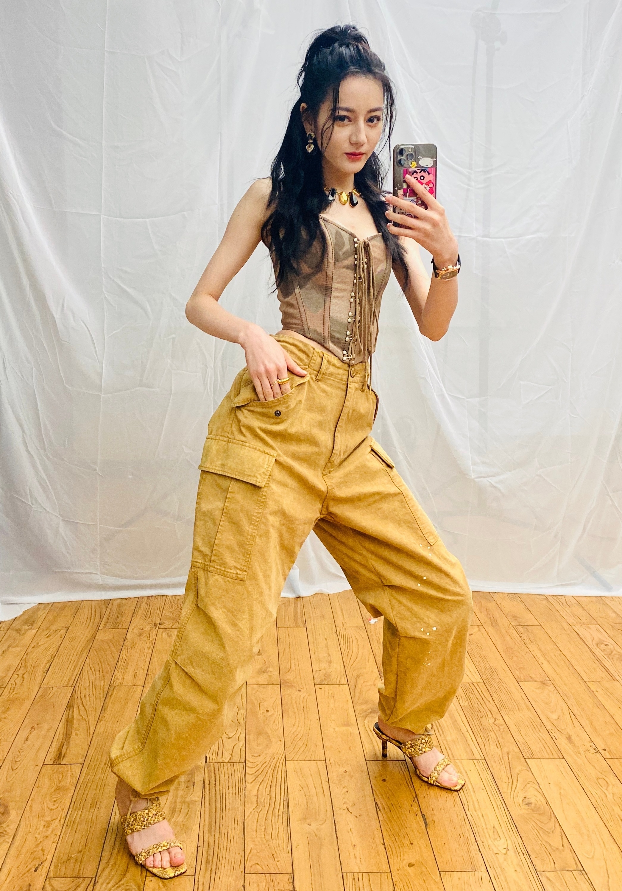 Địch Lệ Nhiệt Ba xuống cân ảnh 13 Dich Le Nhiet Ba xuong can anh 13