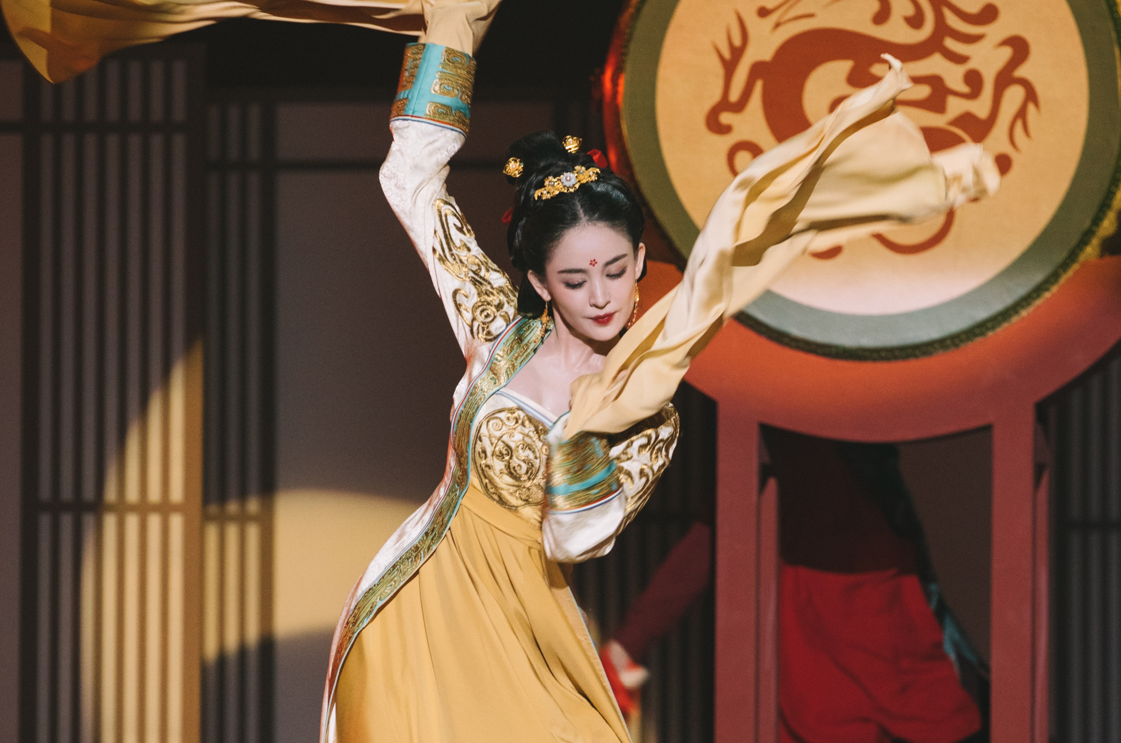 My nhan Tan Cuong Co Luc Na Trat anh 7