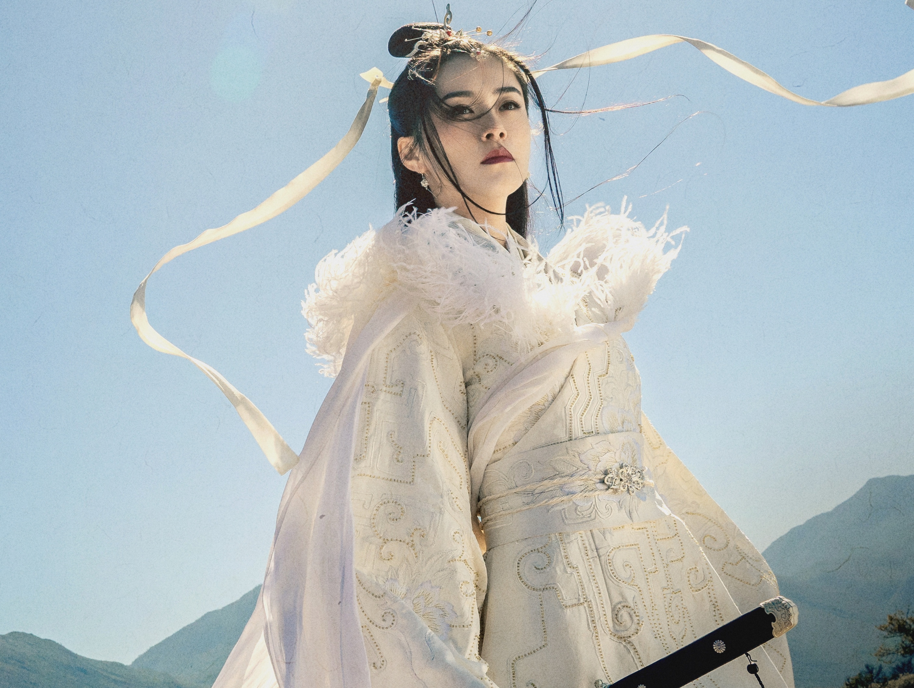 dien vien nu Thien long bat bo 2021 anh 12