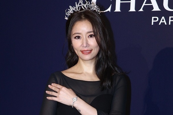 Lam Tam Nhu khong ra khoi nha 3 thang qua hinh anh