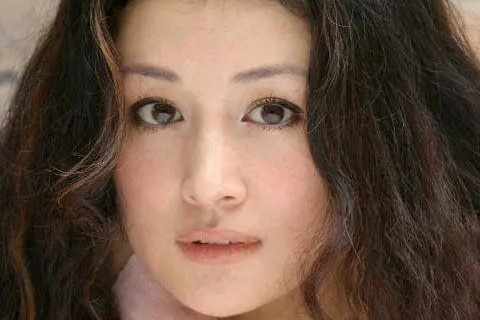 Phan chia tai san 77 trieu USD sau khi sao nu 'Thuy hu' qua doi hinh anh