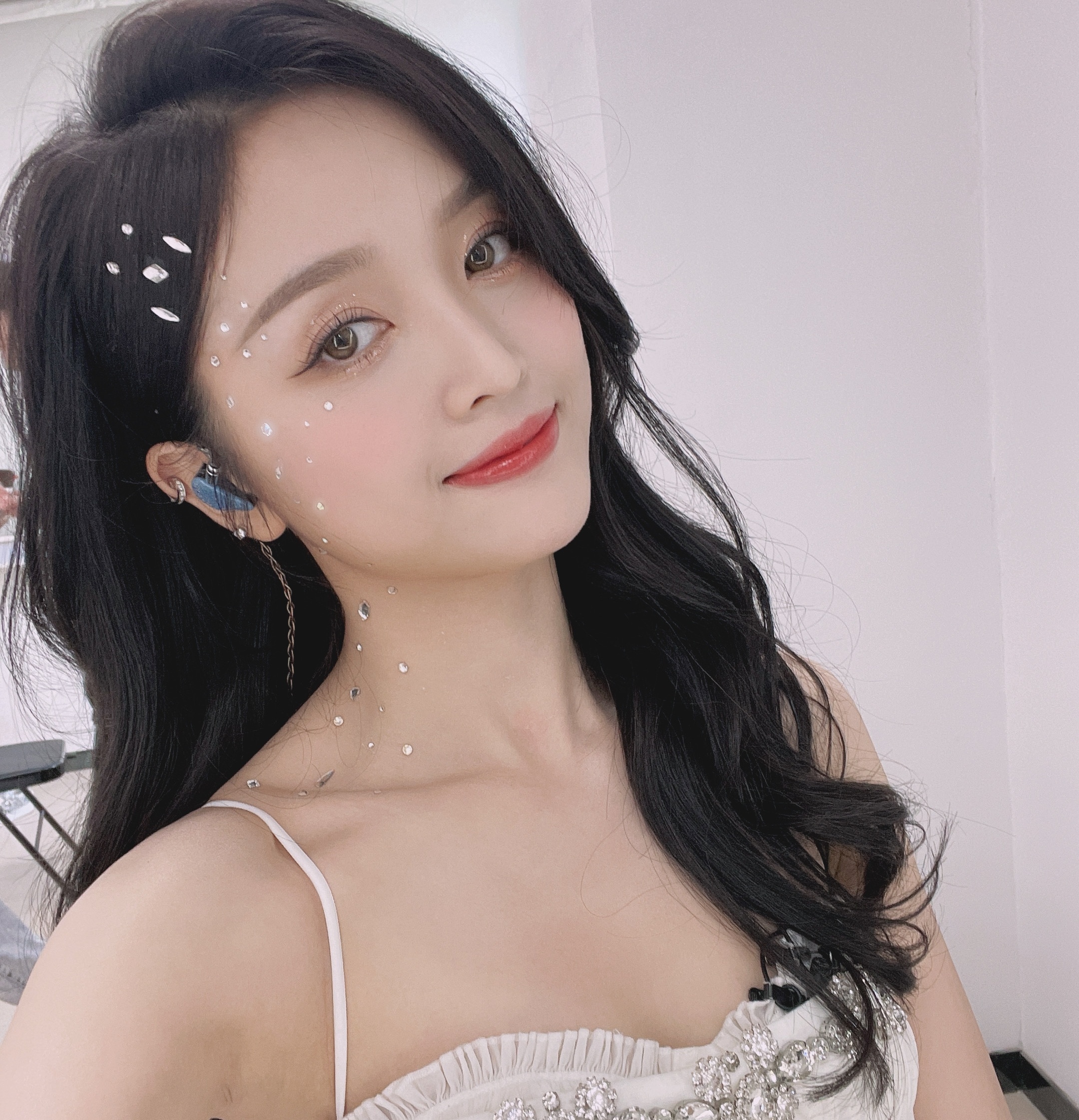 Ngo Tuyen Nghi cat toc tren san khau anh 2